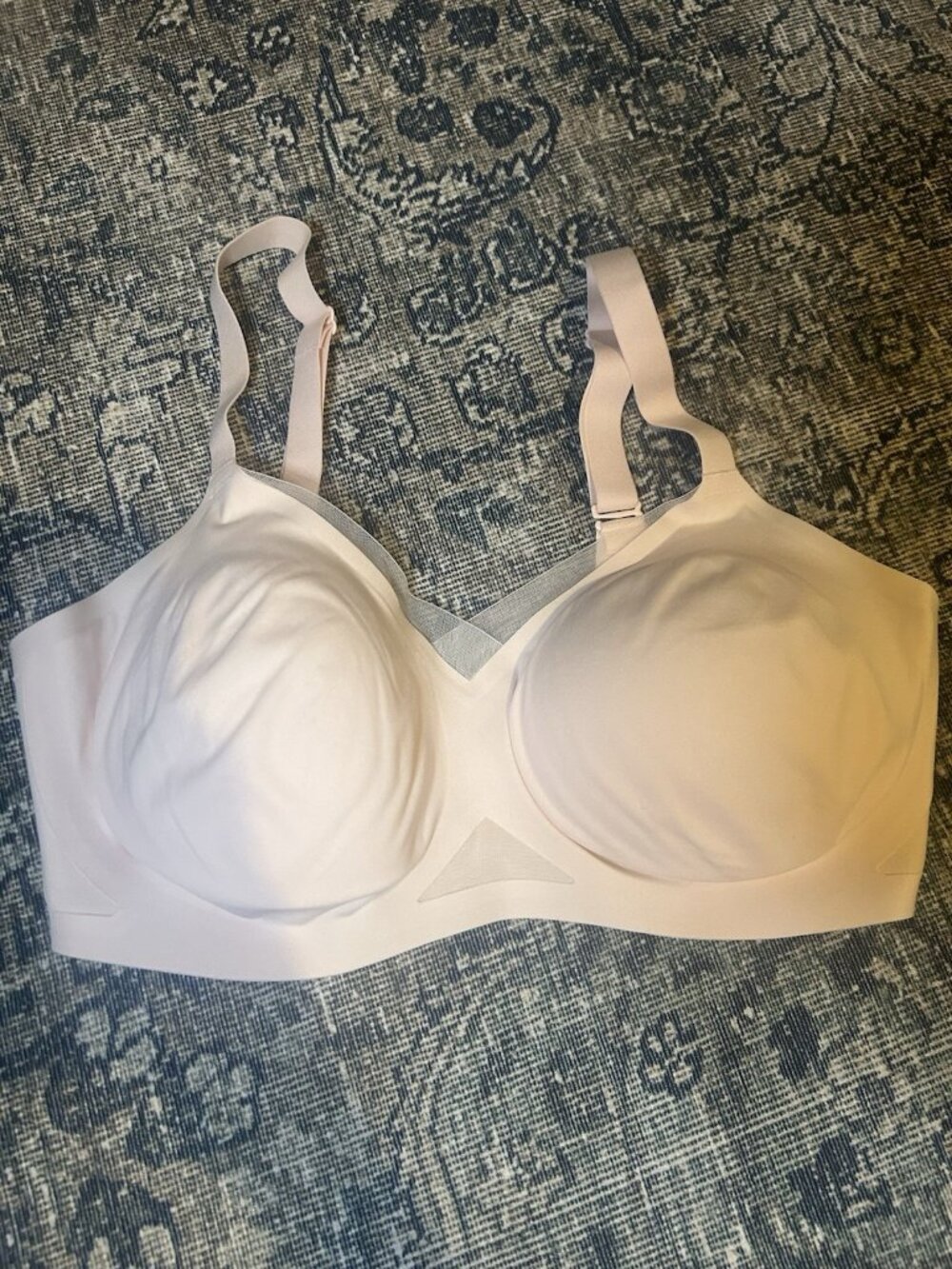 Honeylove CrossOver WIreless Bra Light Pink  Cloud Sz 34D/DD
